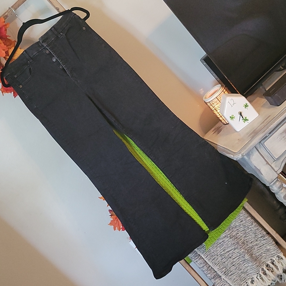 AE Flare Jean in Black